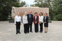 利生手机版下载官方网站退休美国外教J